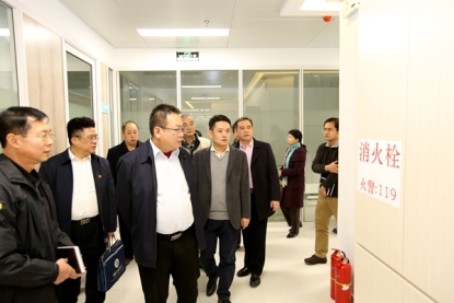 ��ȫ��С�¡����Ծ���У�����ӿ�չ����ǰУ԰��ȫ���